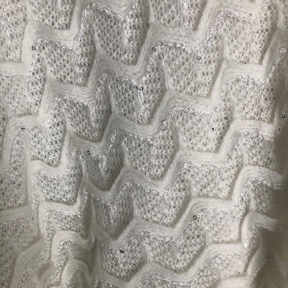 Fringe Pancho with sequins - Picture 5 of 5